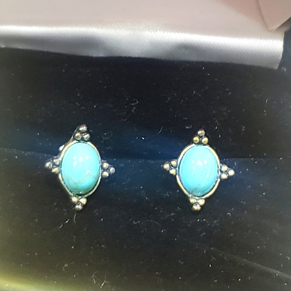 Jewelry - Vintage Earings